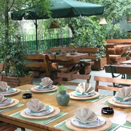 Отель The Hunter's Kamnik Скопье